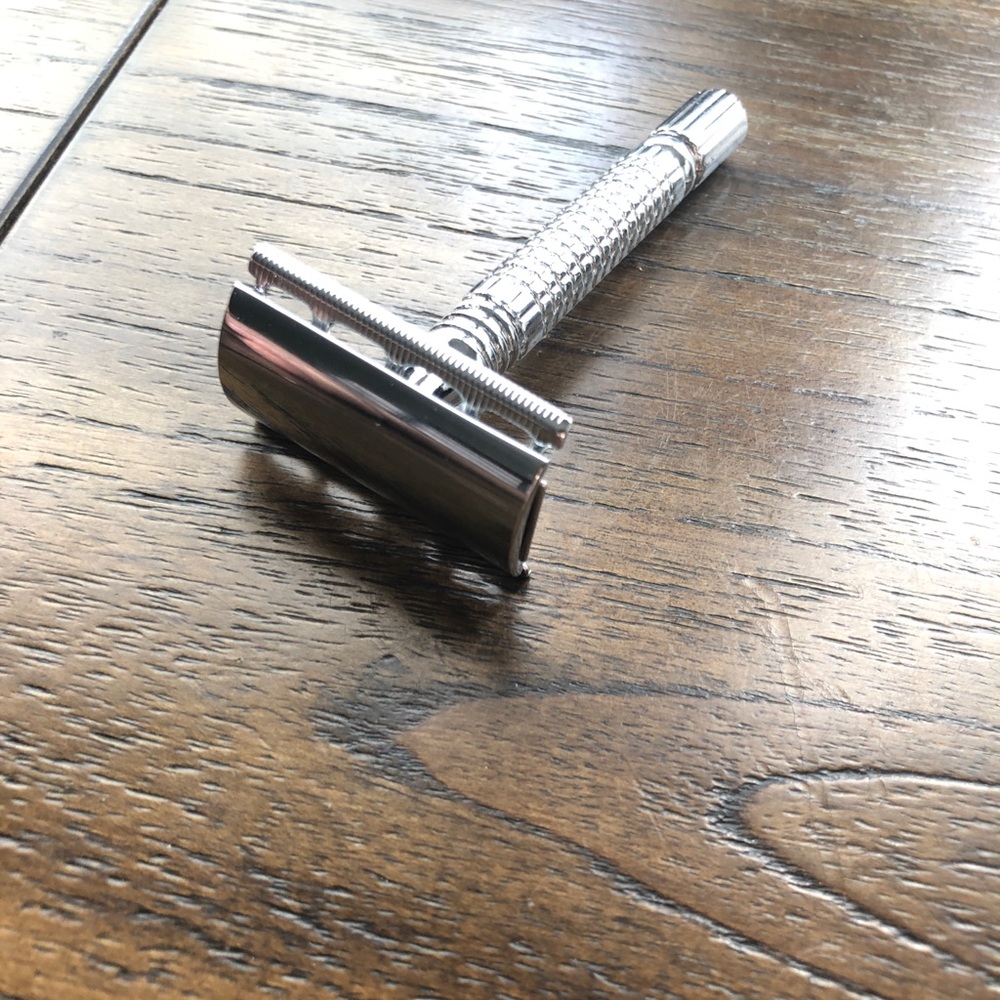 Double Edge Safety Razor - Picture 2 of 4